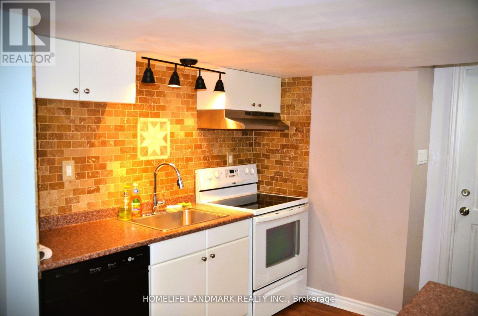 31 LEAMDEADOW ROAD, Vaughan, Ontario