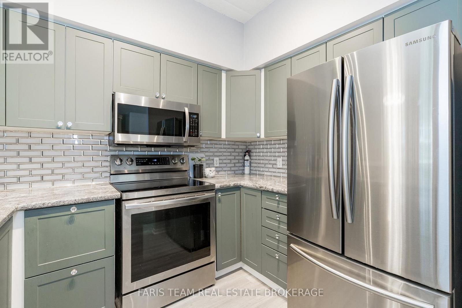 101 - 115 Bond Street, Orillia, Ontario  L3V 1J7 - Photo 6 - S12471770
