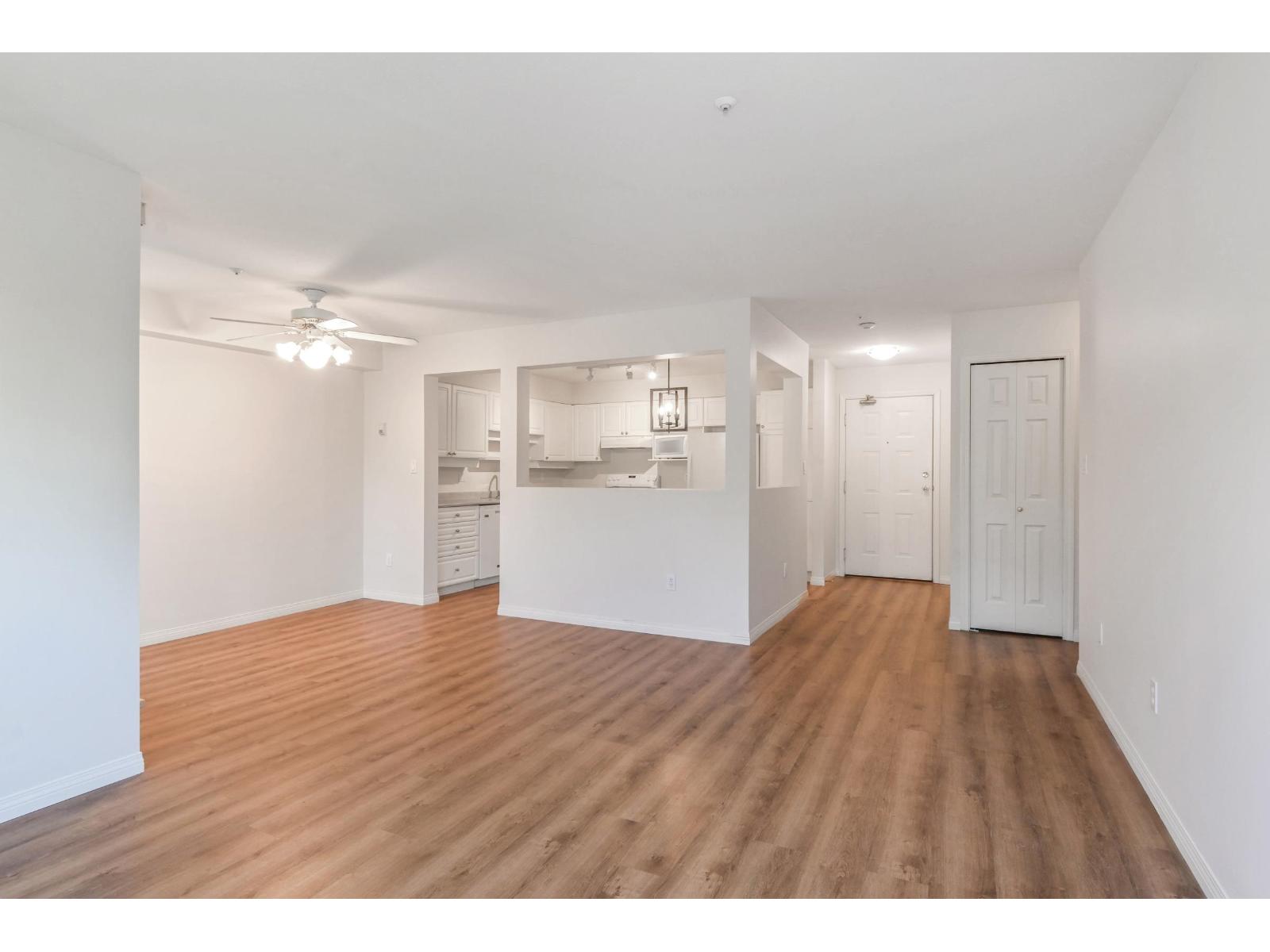 205 5909 177b Street, Surrey, British Columbia V3S 4J7 - Photo 4 - R3040113