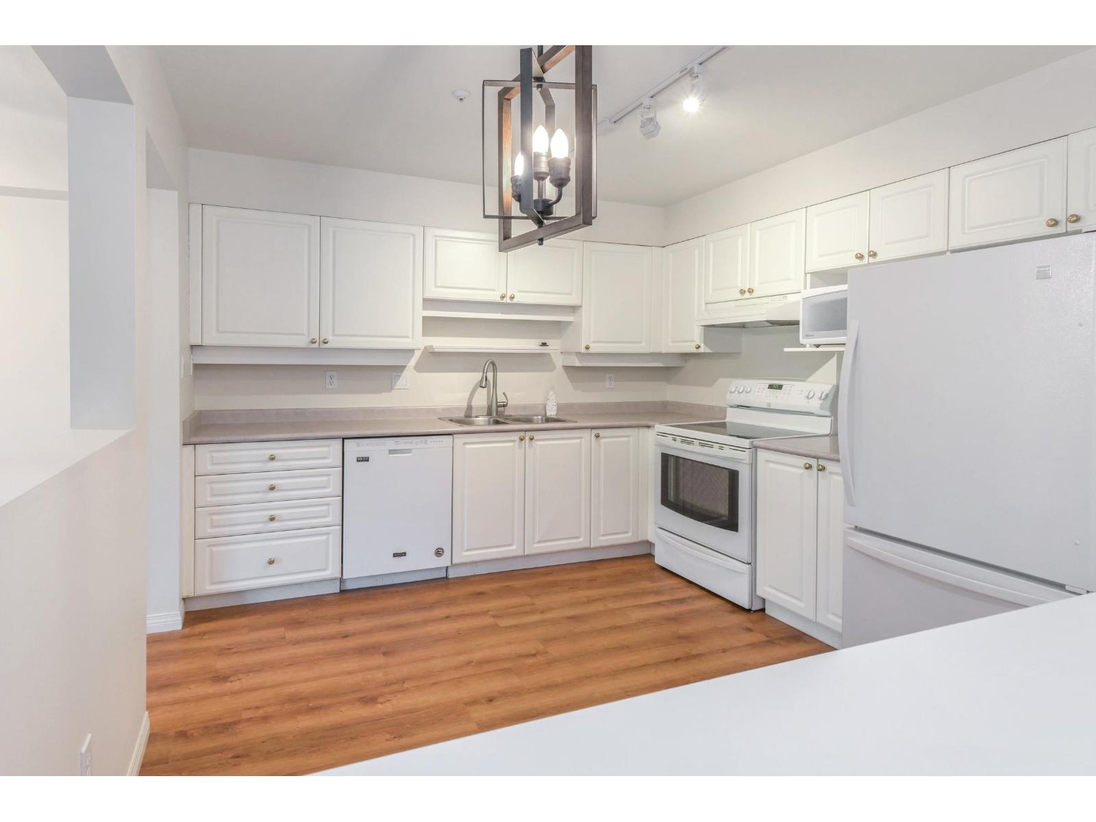 205 5909 177b Street, Surrey, British Columbia V3S 4J7 - Photo 9 - R3040113