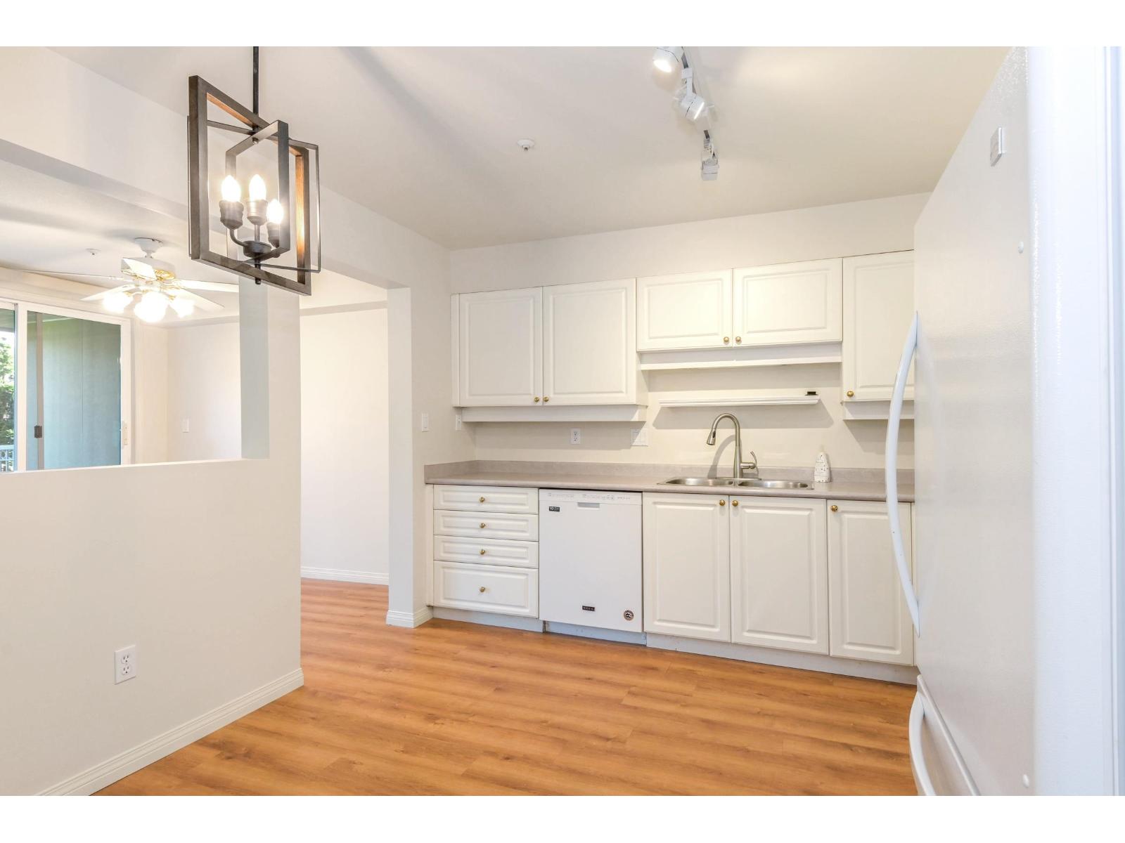 205 5909 177b Street, Surrey, British Columbia V3S 4J7 - Photo 7 - R3040113