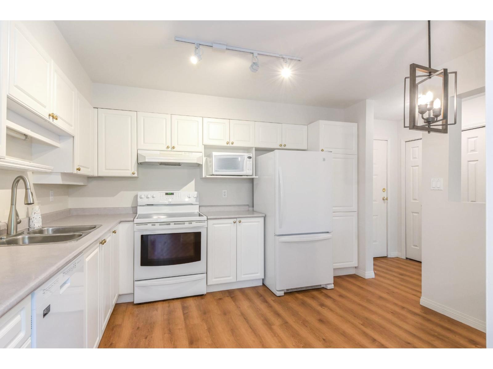 205 5909 177b Street, Surrey, British Columbia V3S 4J7 - Photo 8 - R3040113