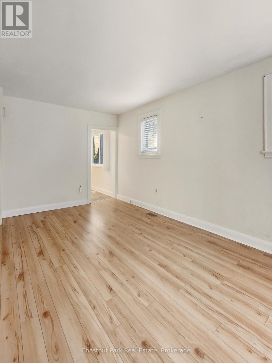 7 Clifford Avenue, North Bay (Ferris), Ontario  P1A 1N9 - Photo 11 - X12471856