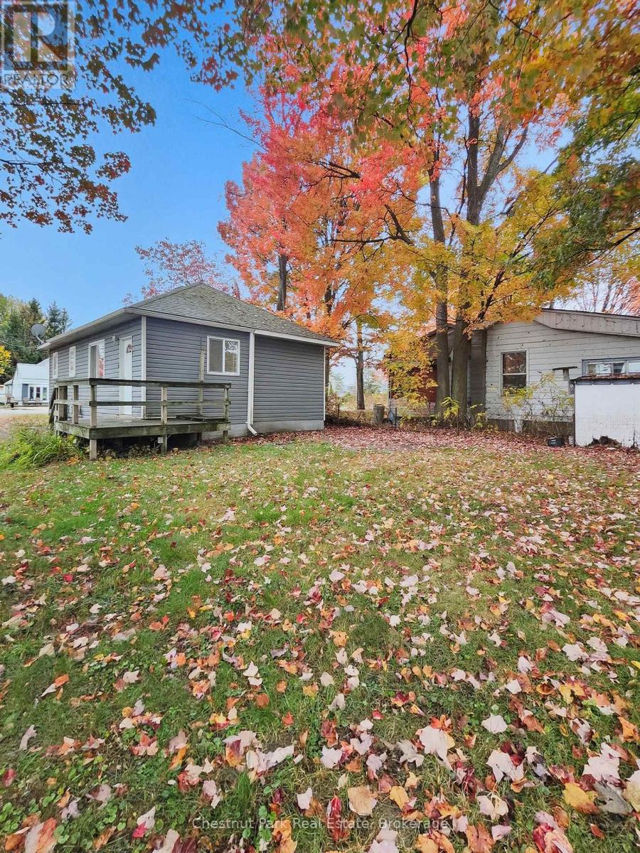 7 Clifford Avenue, North Bay (Ferris), Ontario  P1A 1N9 - Photo 4 - X12471856