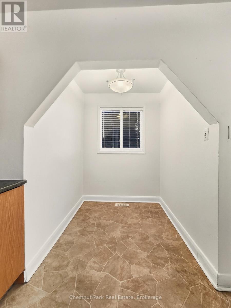 7 Clifford Avenue, North Bay (Ferris), Ontario  P1A 1N9 - Photo 7 - X12471856