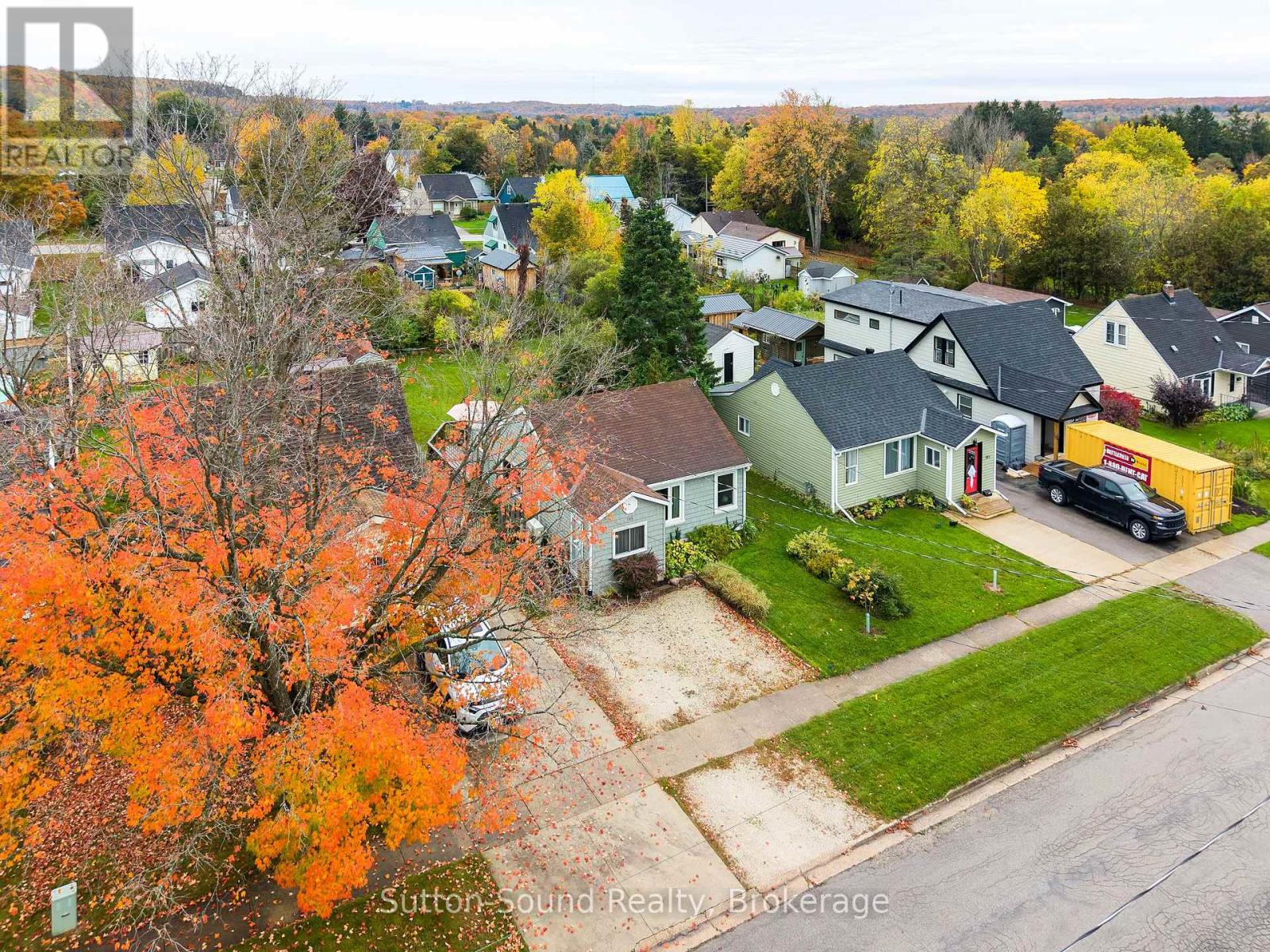 785 7th Street E, Owen Sound, Ontario  N4K 1J8 - Photo 3 - X12471873