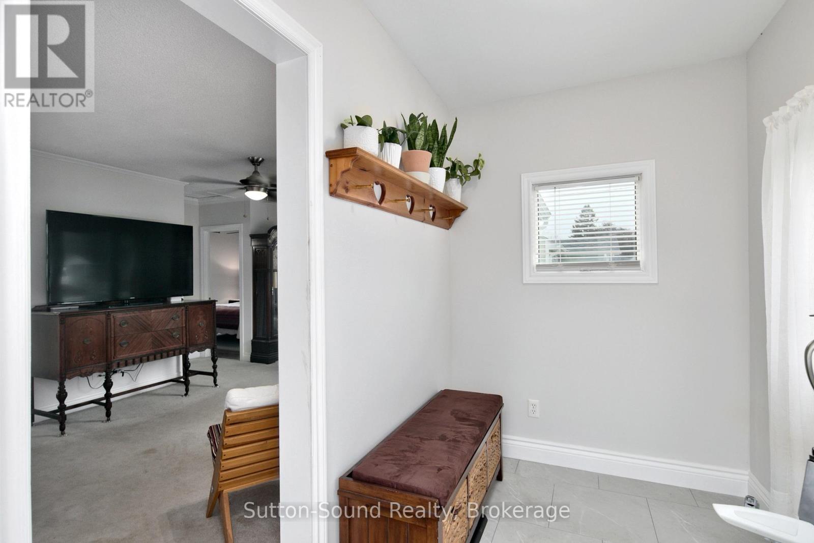 785 7th Street E, Owen Sound, Ontario  N4K 1J8 - Photo 5 - X12471873