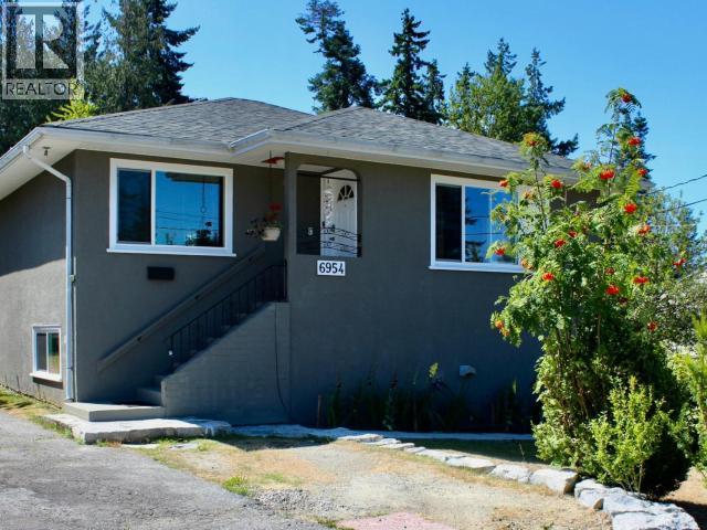 6954 HAMMOND STREET, Powell River, British Columbia