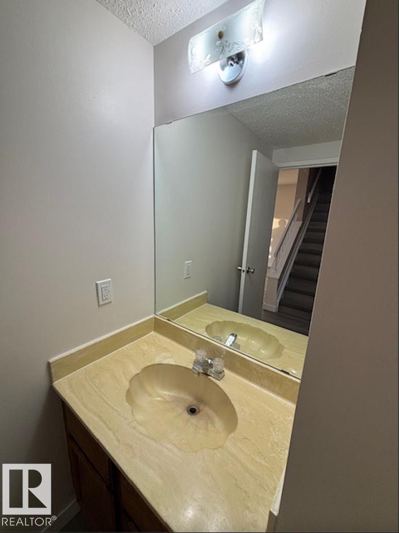 5512 38b Av Nw, Edmonton, Alberta  T6L 1W3 - Photo 25 - E4462800