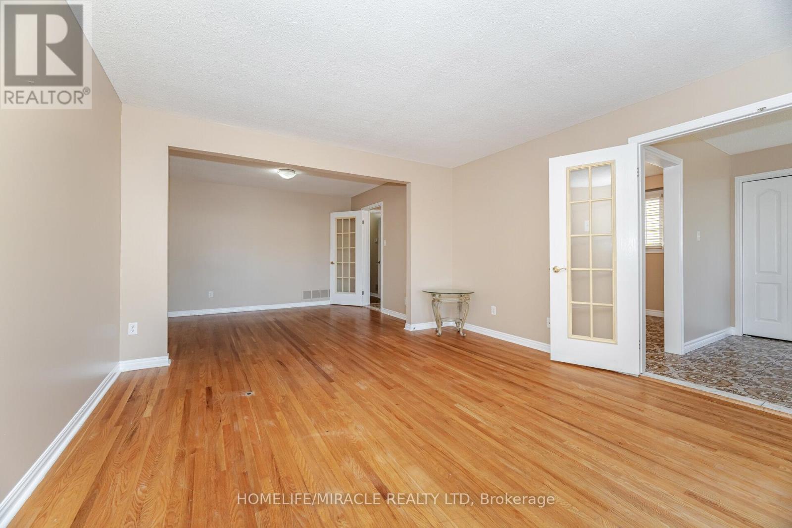 56 Norbert Road, Brampton (Brampton South), Ontario  L6Y 2K1 - Photo 10 - W12471738