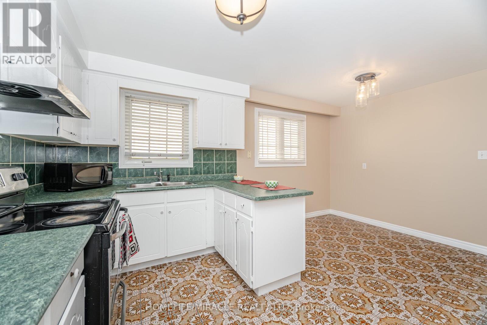 56 Norbert Road, Brampton (Brampton South), Ontario  L6Y 2K1 - Photo 13 - W12471738