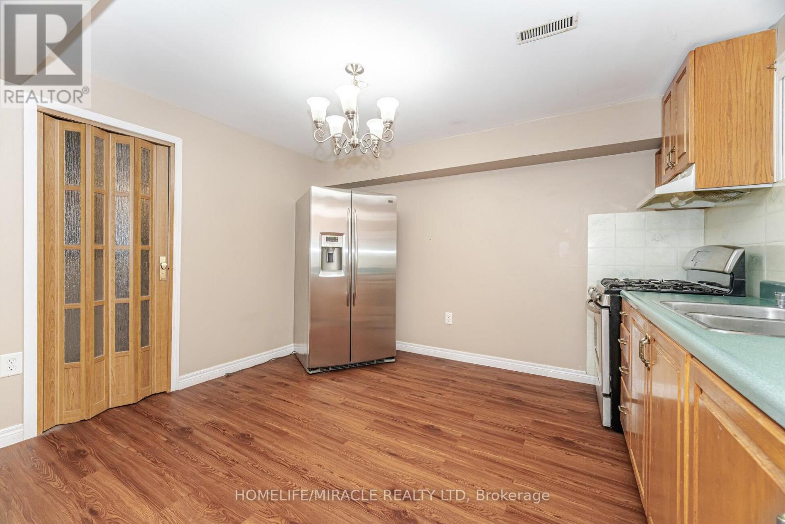56 Norbert Road, Brampton (Brampton South), Ontario  L6Y 2K1 - Photo 34 - W12471738