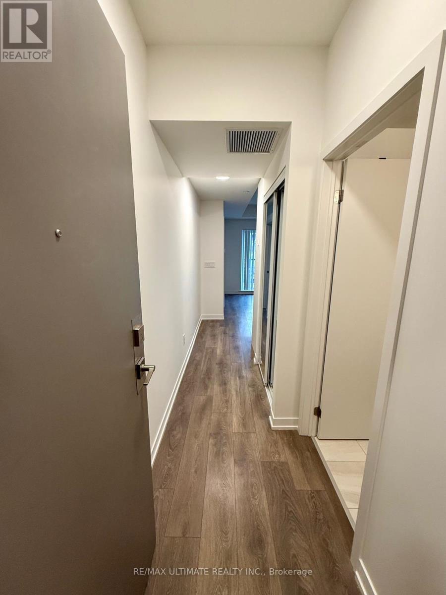 111 - 120 Canon Jackson Drive, Toronto, Ontario  M6M 0B8 - Photo 3 - W12471757
