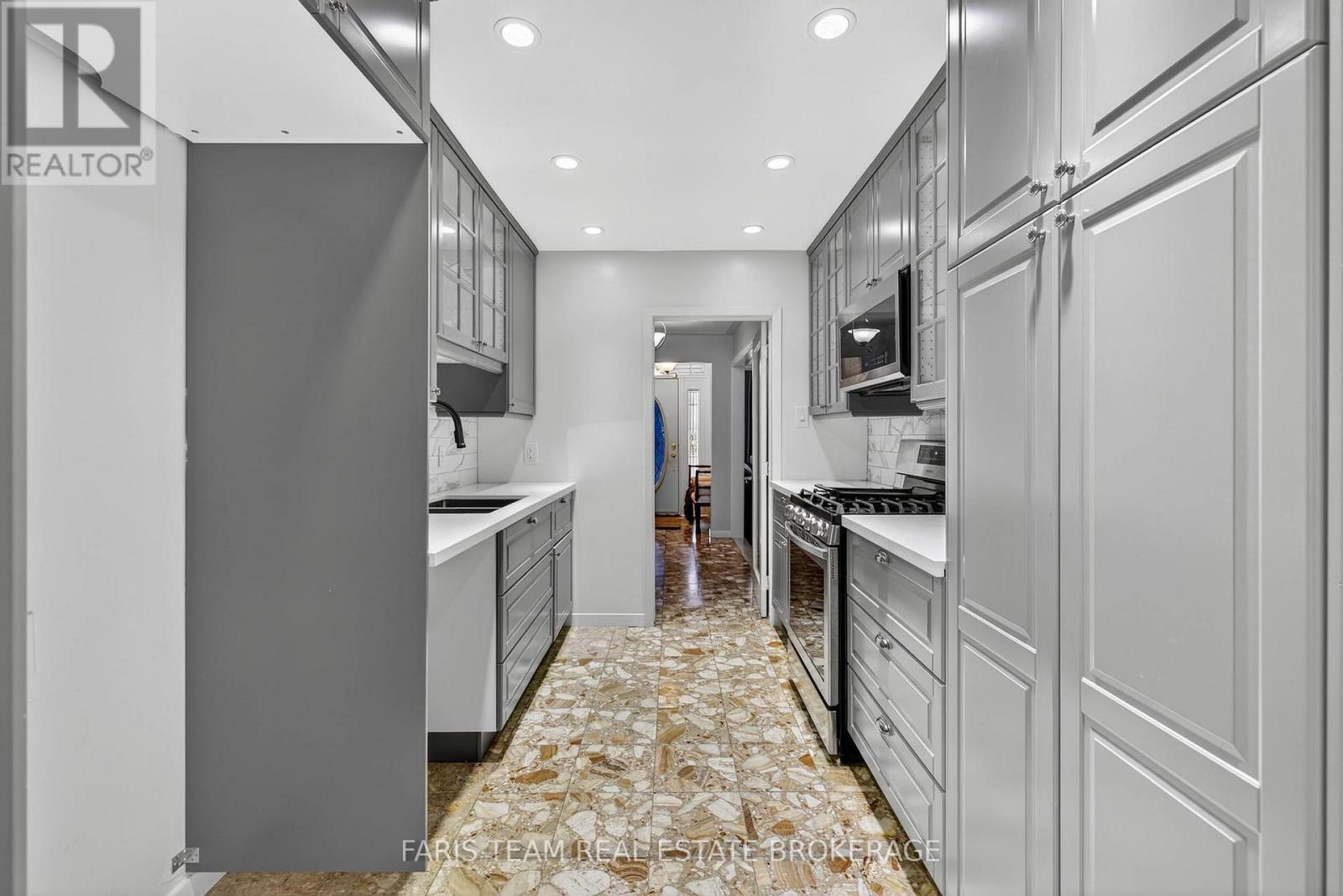 38 Collingdale Road, Toronto (Mount Olive-Silverstone-Jamestown), Ontario  M9V 3R1 - Photo 4 - W12471768
