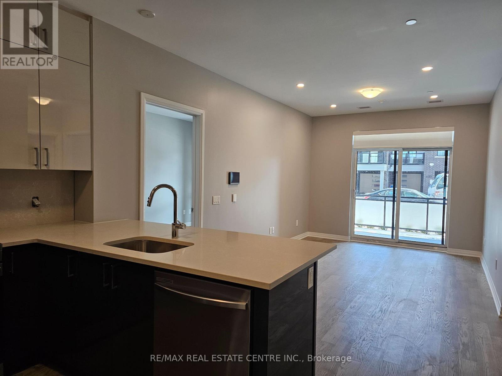 101 - 470 Gordon Krantz Avenue, Milton, Ontario  L9E 1Z3 - Photo 4 - W12471809