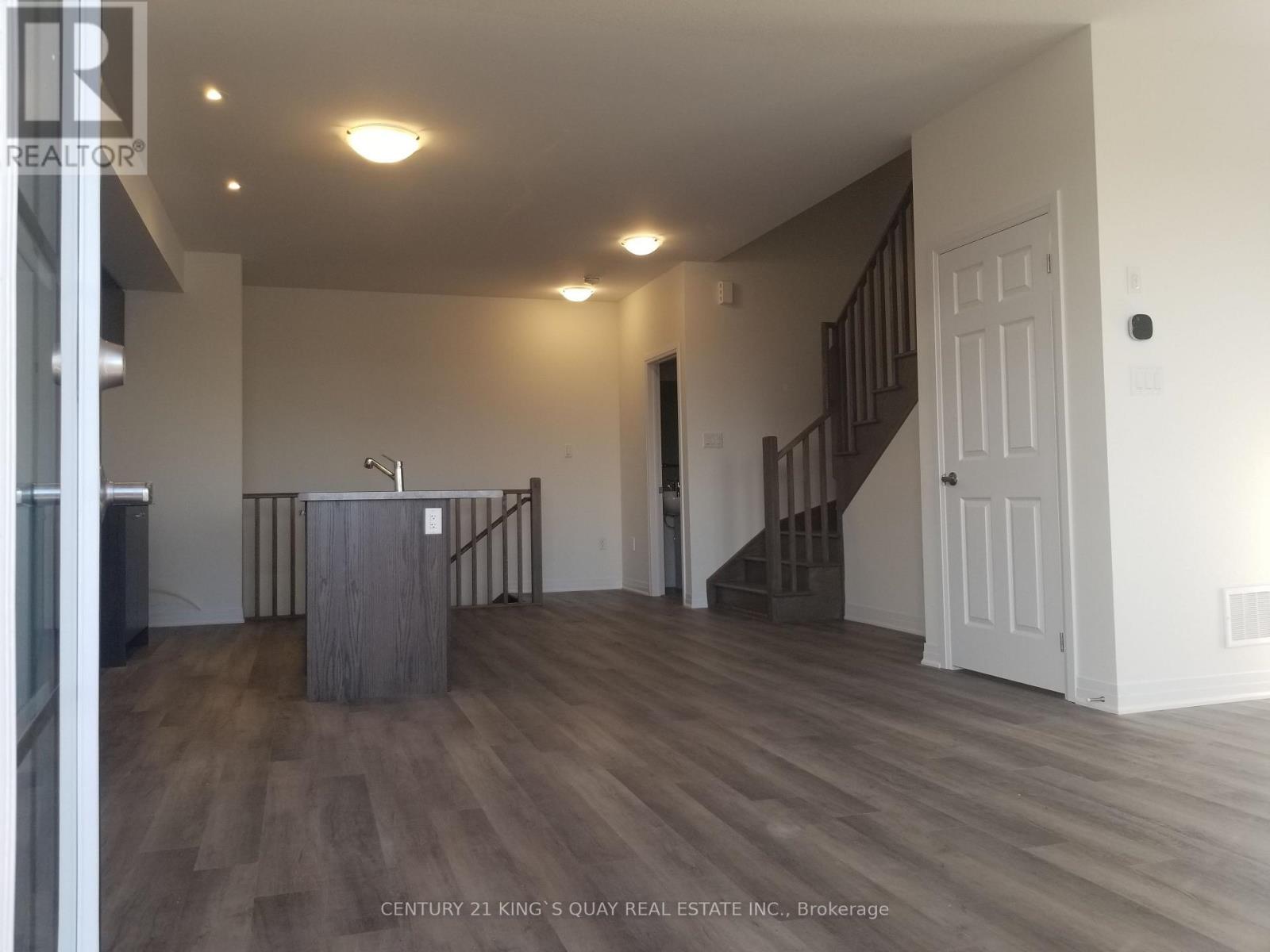 82 Feather Road, Welland, Ontario  L3B 0P2 - Photo 8 - X12470049