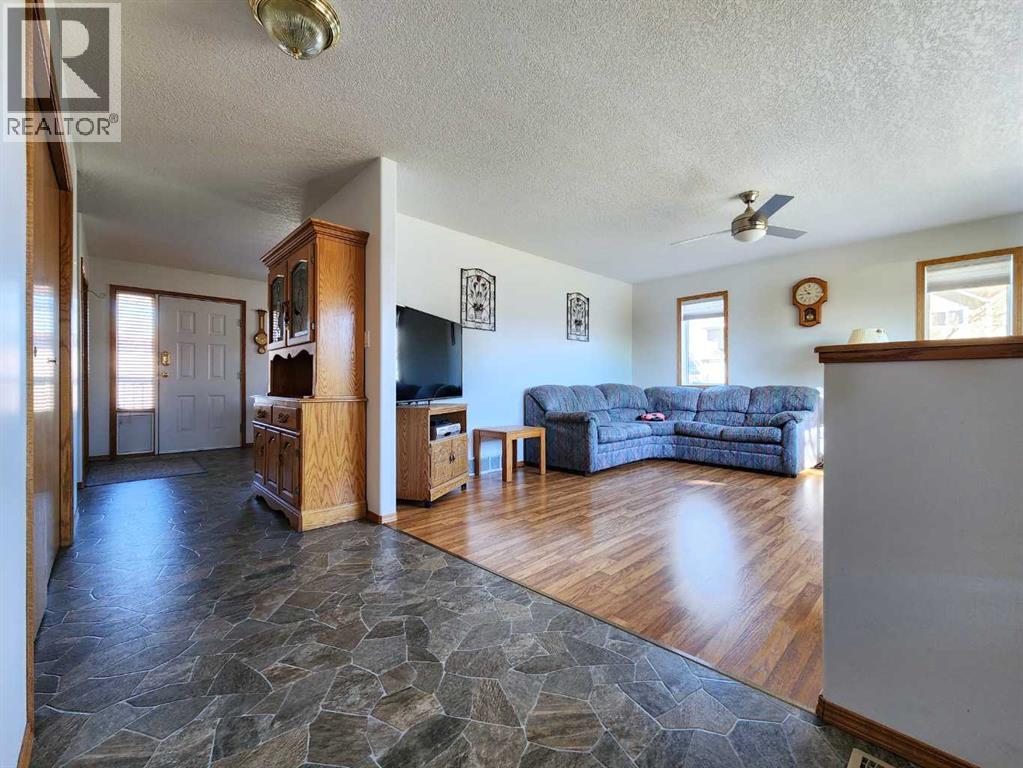 5323 3 Street W, Claresholm, Alberta  T0L 0T0 - Photo 3 - A2265028