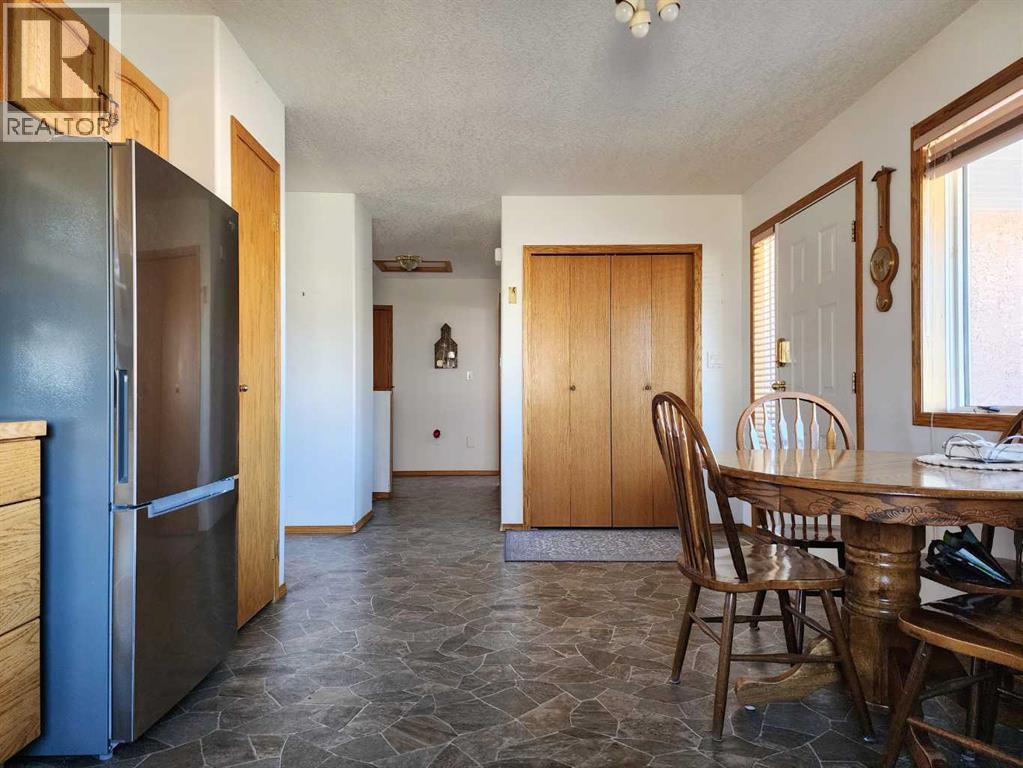 5323 3 Street W, Claresholm, Alberta  T0L 0T0 - Photo 8 - A2265028