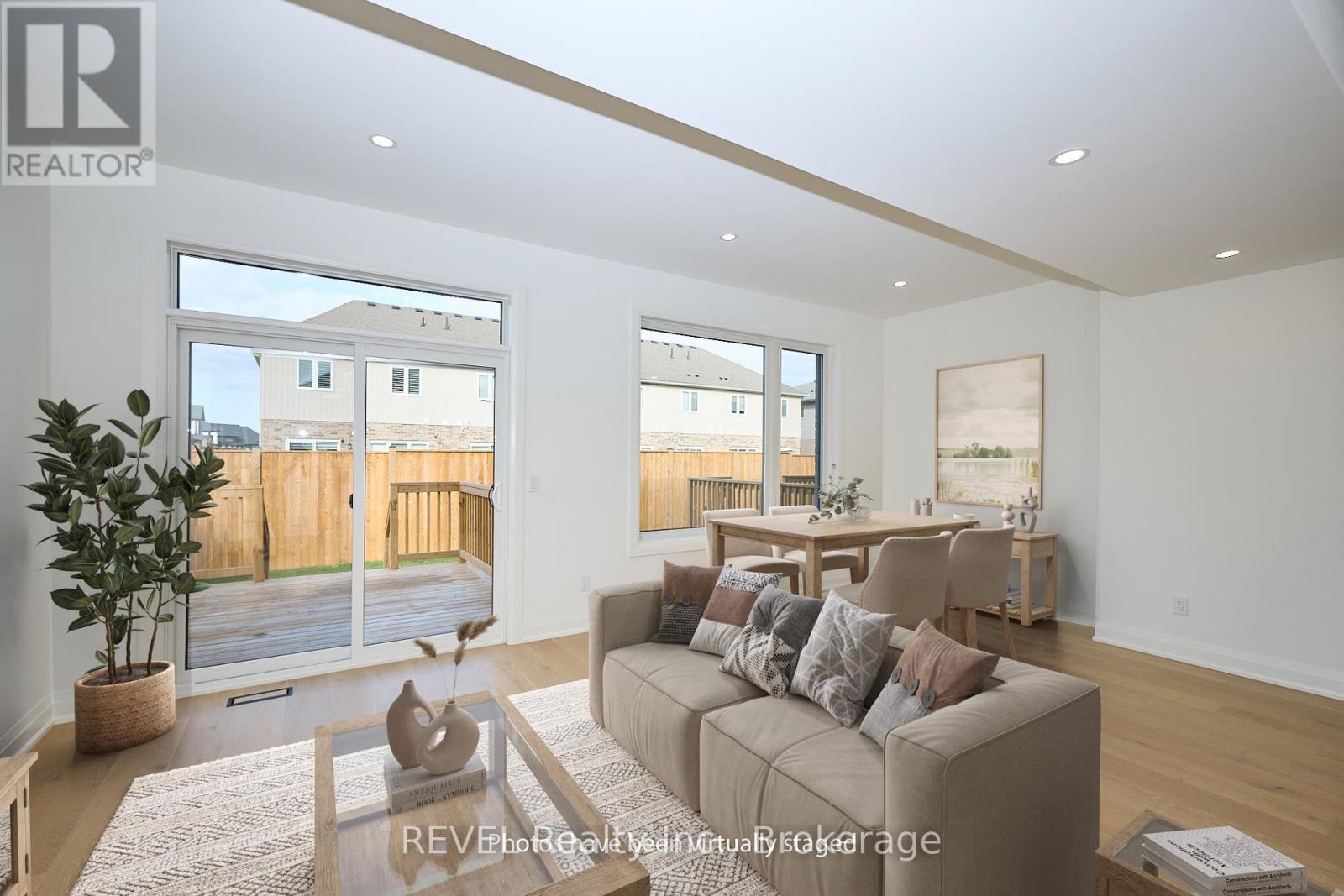 7453 Matteo Drive, Niagara Falls (Brown), Ontario  L2H 3T3 - Photo 13 - X12444045