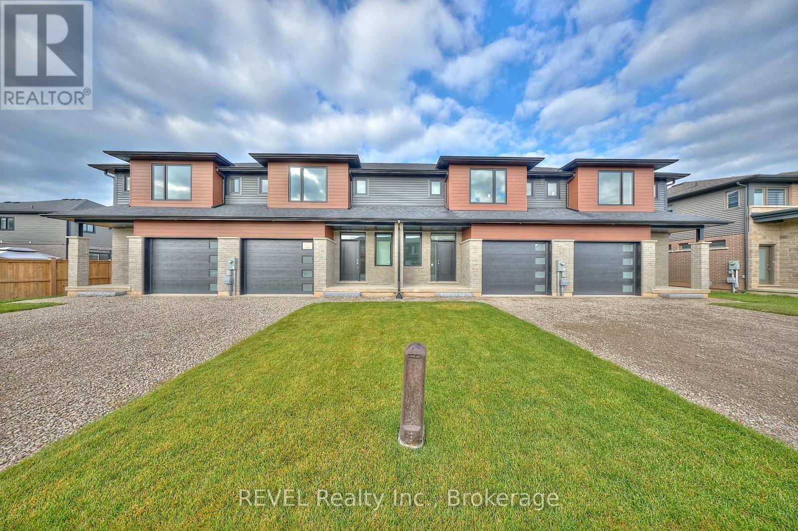 7453 Matteo Drive, Niagara Falls (Brown), Ontario  L2H 3T3 - Photo 2 - X12444045