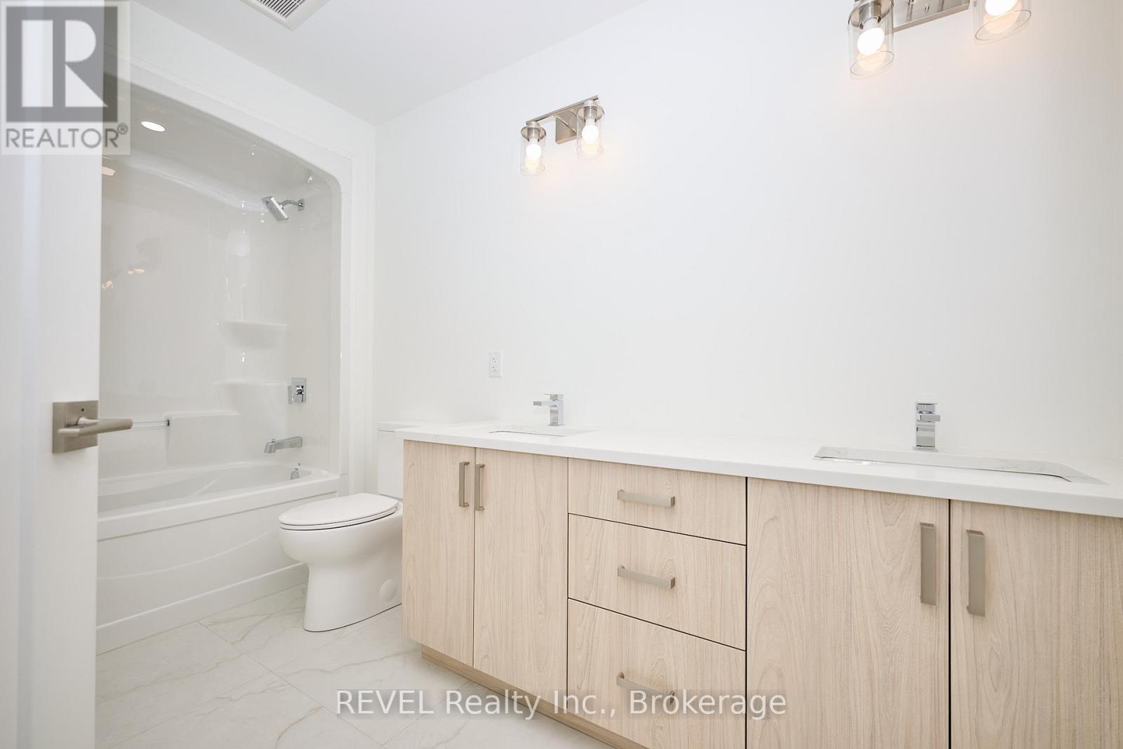 7453 Matteo Drive, Niagara Falls (Brown), Ontario  L2H 3T3 - Photo 22 - X12444045