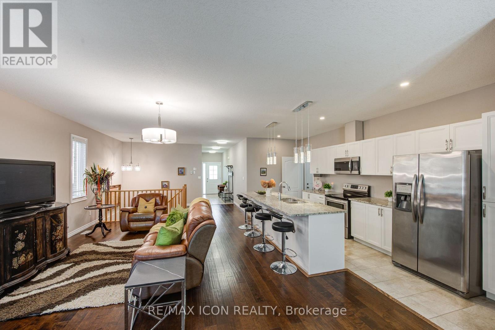 308 Fairway Road, Woodstock (Woodstock - North), Ontario  N4T 0A4 - Photo 11 - X12471755