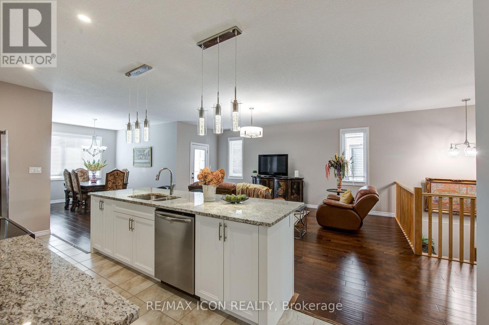 308 Fairway Road, Woodstock (Woodstock - North), Ontario  N4T 0A4 - Photo 14 - X12471755
