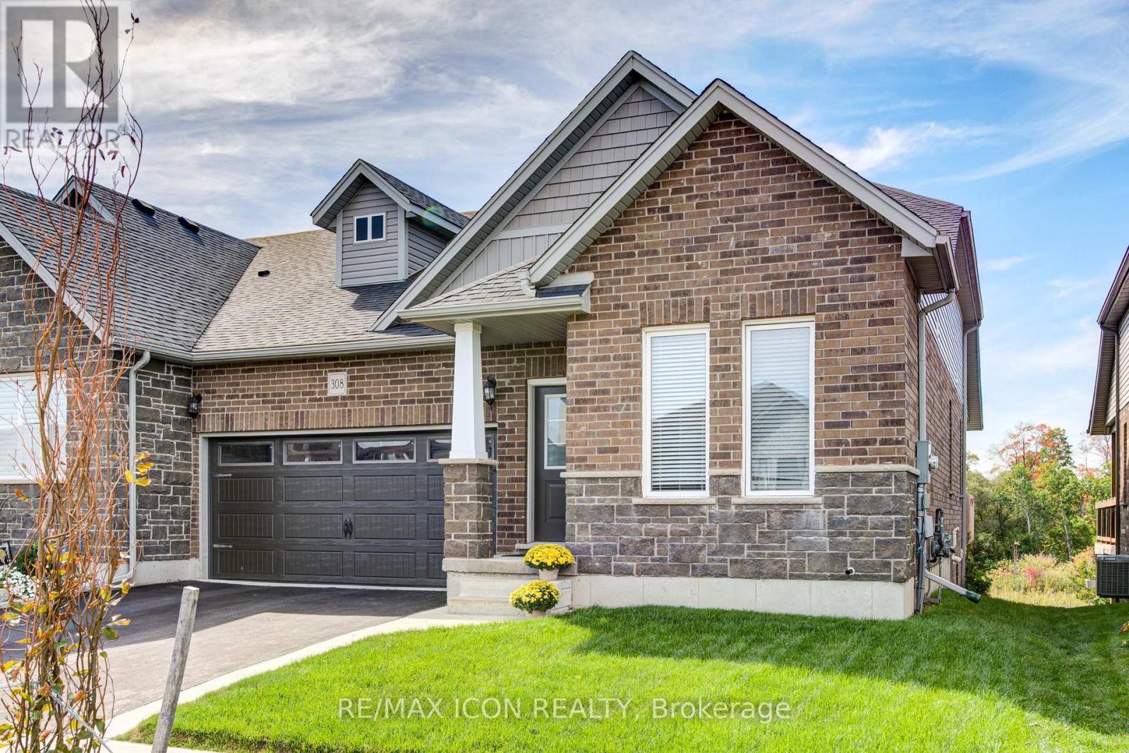 308 Fairway Road, Woodstock (Woodstock - North), Ontario  N4T 0A4 - Photo 3 - X12471755