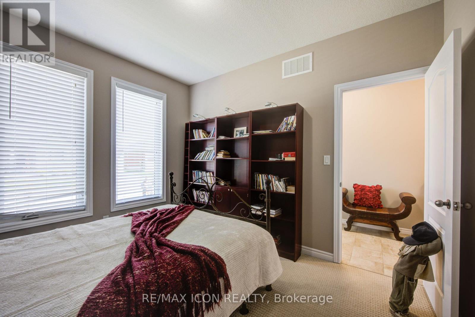 308 Fairway Road, Woodstock (Woodstock - North), Ontario  N4T 0A4 - Photo 8 - X12471755