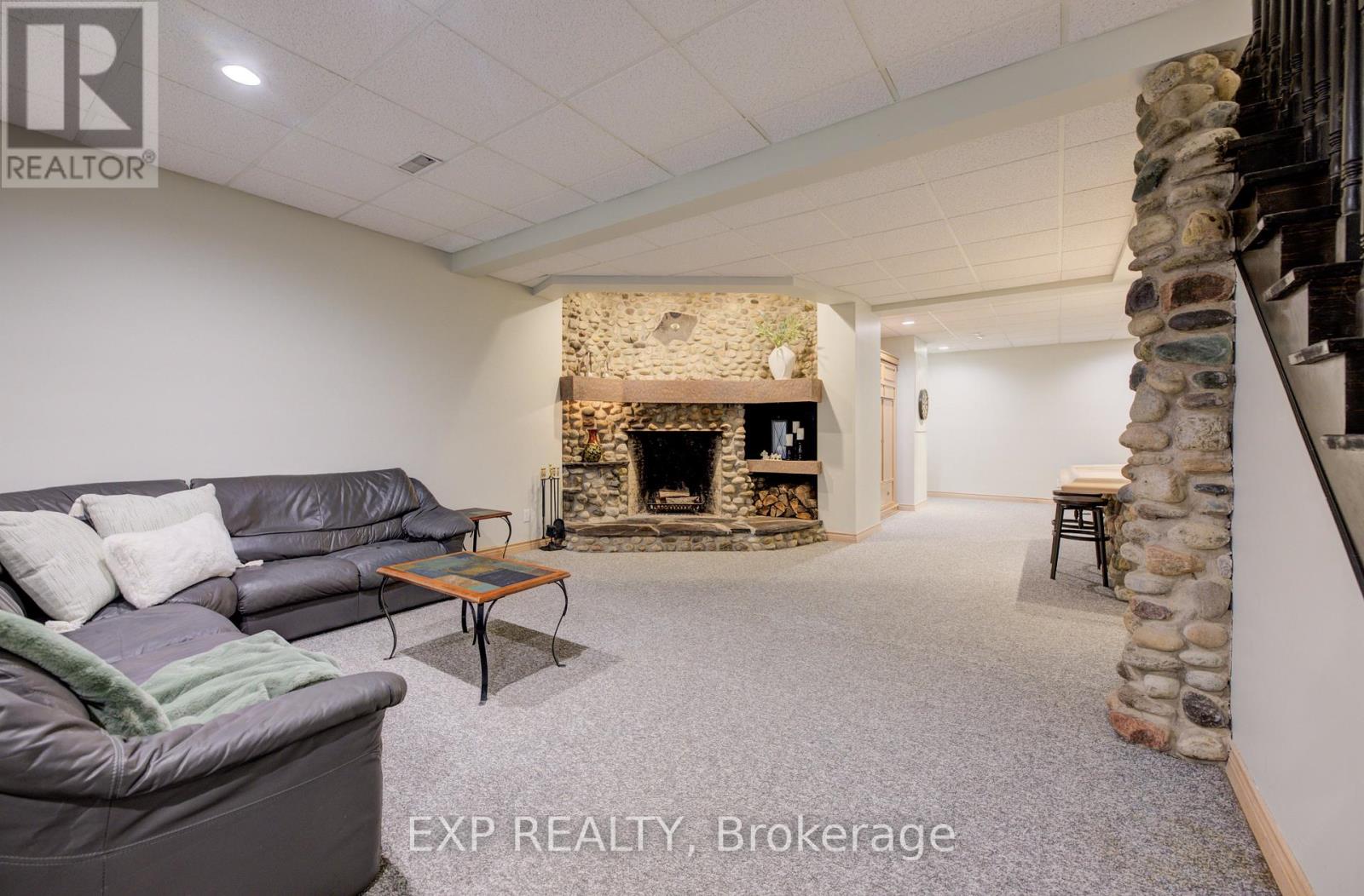 28 Musselman Crescent, Woolwich, Ontario  N0B 1N0 - Photo 25 - X12471769
