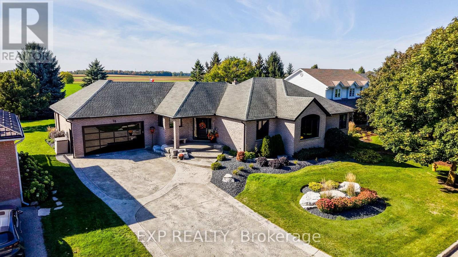 28 Musselman Crescent, Woolwich, Ontario  N0B 1N0 - Photo 4 - X12471769