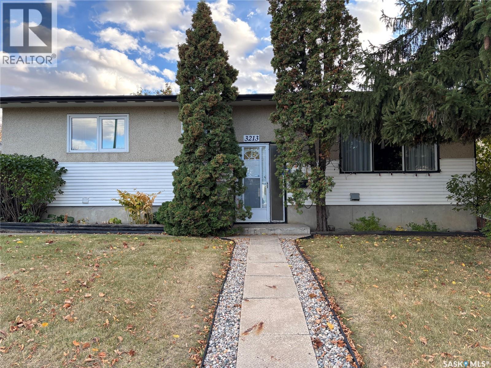 3213 33rd Street W, Saskatoon, Saskatchewan  S7L 4R1 - Photo 1 - SK021272
