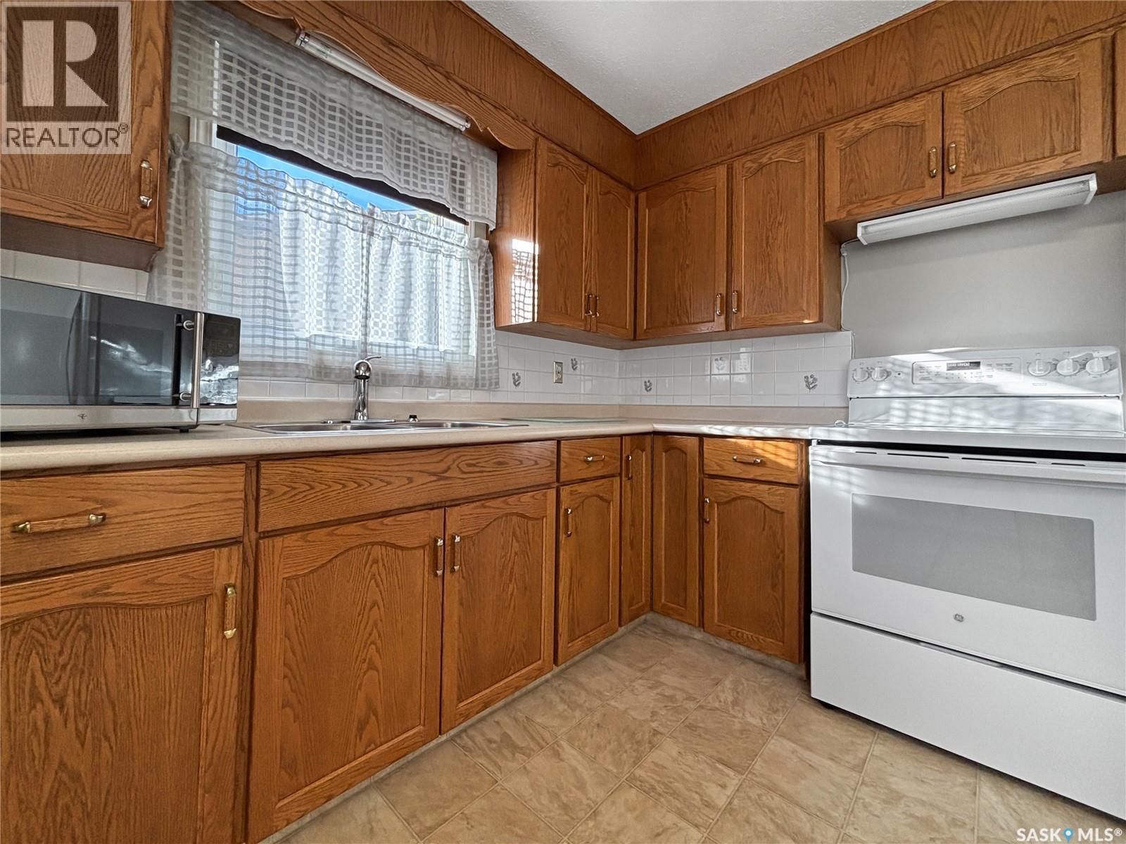 3213 33rd Street W, Saskatoon, Saskatchewan  S7L 4R1 - Photo 10 - SK021272