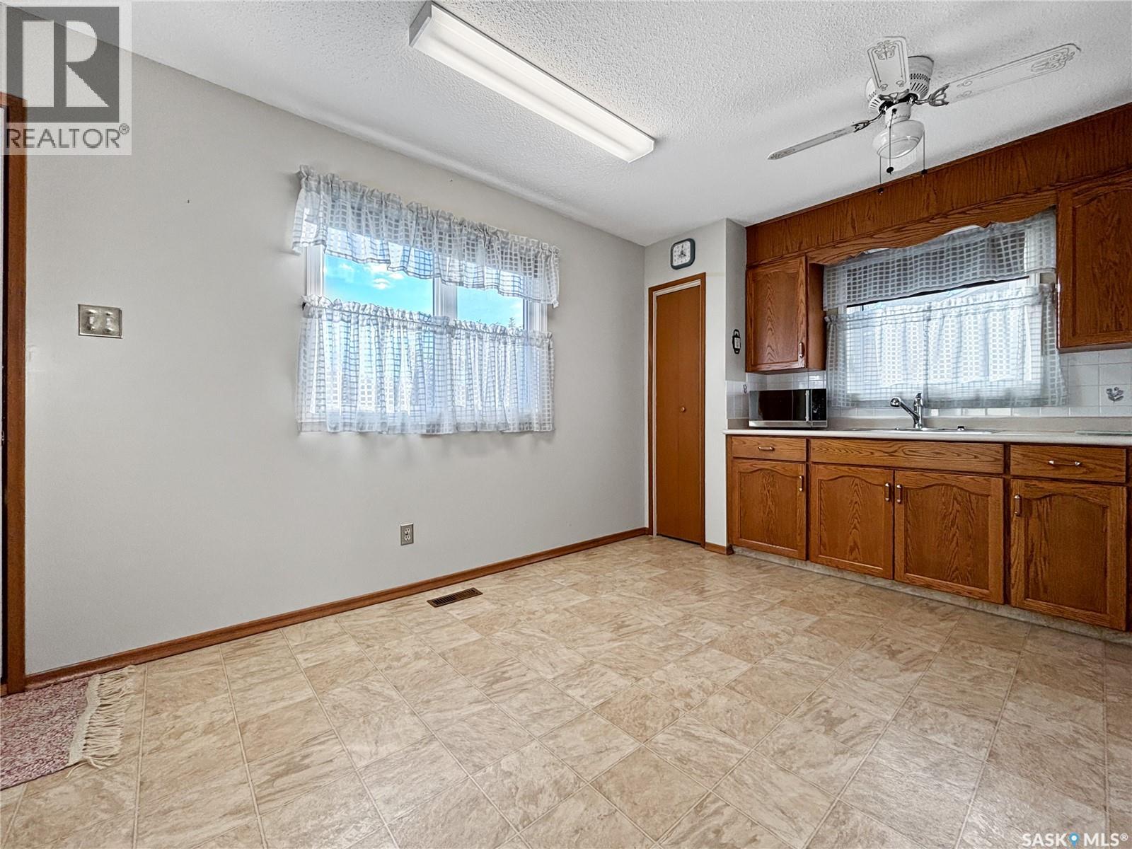 3213 33rd Street W, Saskatoon, Saskatchewan  S7L 4R1 - Photo 9 - SK021272