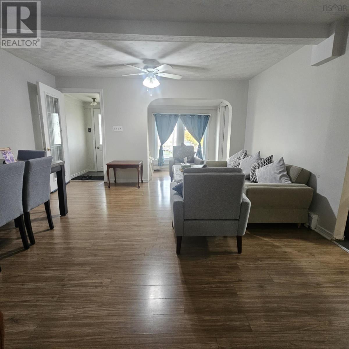 4 Spring Street, Sydney, Nova Scotia  B1P 3P2 - Photo 4 - 202525897