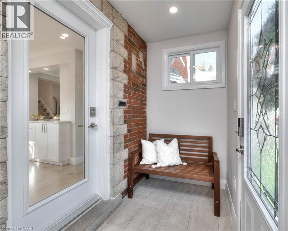 112 Cedar Street S, Kitchener, Ontario  N2G 3L9 - Photo 3 - 40779571