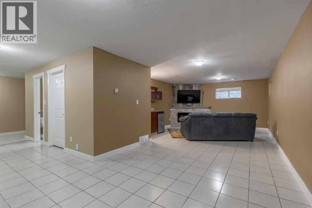 326 Stephens Avenue, Diamond City, Alberta  T0K 0T0 - Photo 18 - A2265547