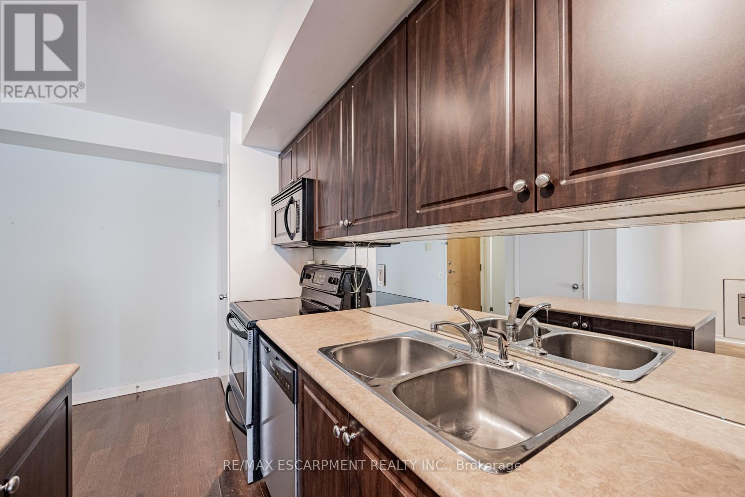 312 - 1040 The Queensway, Toronto, Ontario  M8Z 0A7 - Photo 12 - W12452994
