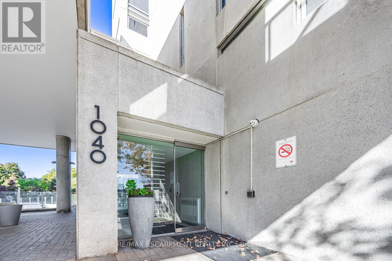 312 - 1040 The Queensway, Toronto, Ontario  M8Z 0A7 - Photo 2 - W12452994