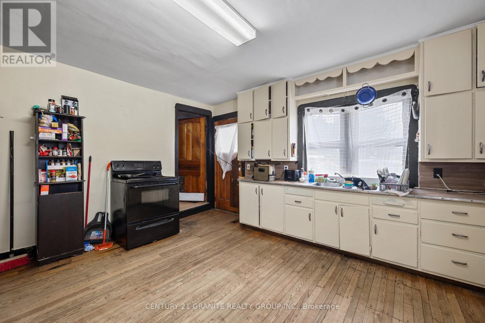 185 Hastings Street N, Bancroft (Bancroft Ward), Ontario  K0L 1C0 - Photo 10 - X12471951