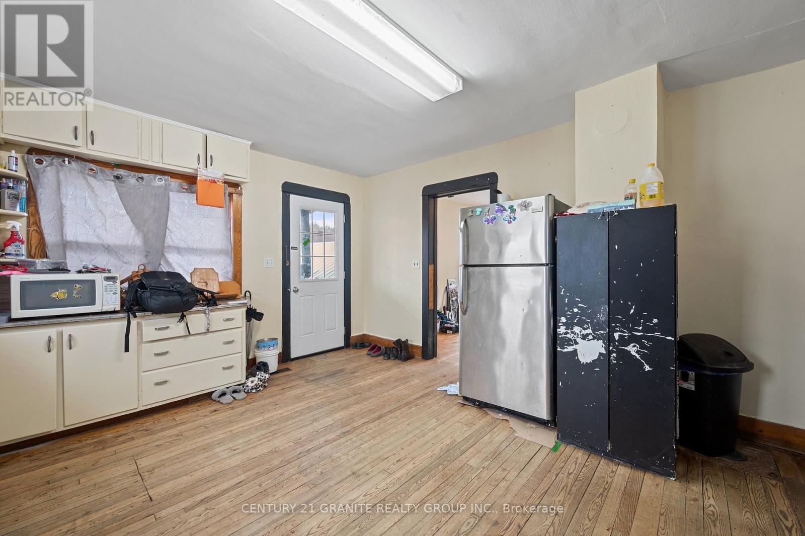 185 Hastings Street N, Bancroft (Bancroft Ward), Ontario  K0L 1C0 - Photo 11 - X12471951