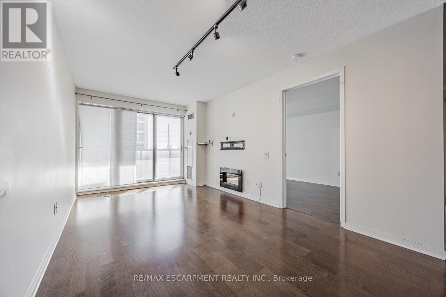 312 - 1040 The Queensway, Toronto, Ontario  M8Z 0A7 - Photo 5 - W12452994