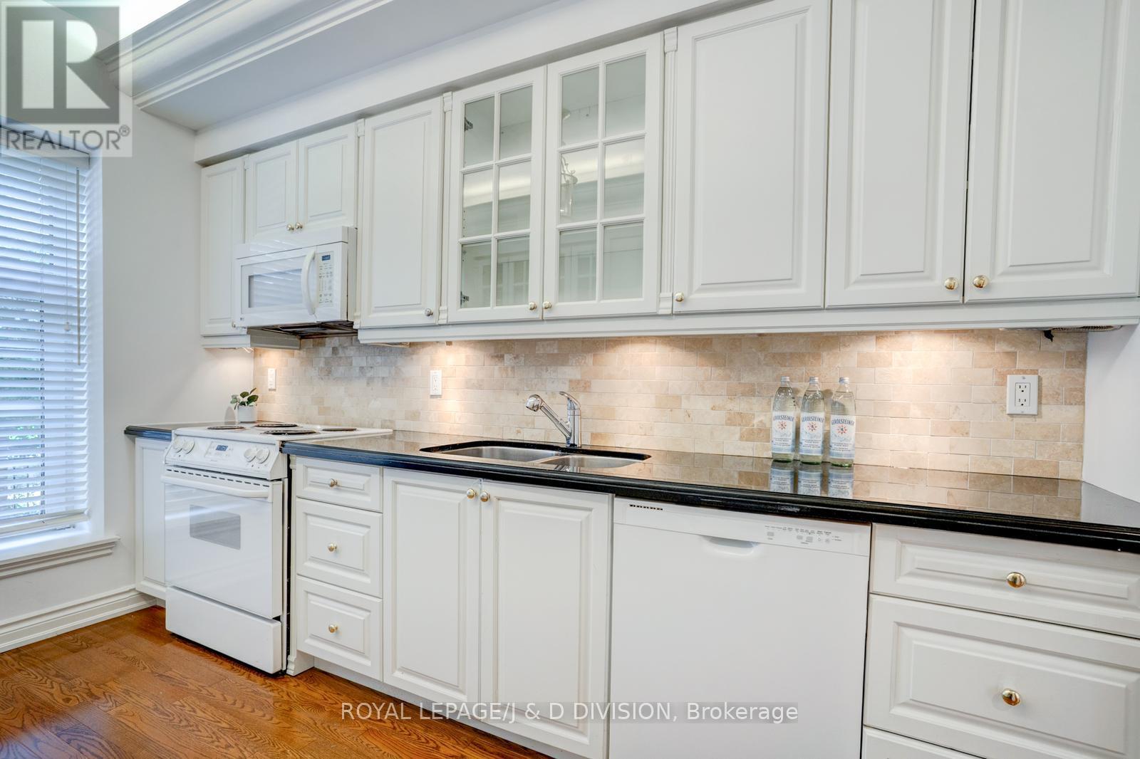 202b - 2 Doncliffe Place, Toronto, Ontario  M4N 2R1 - Photo 18 - C12471867