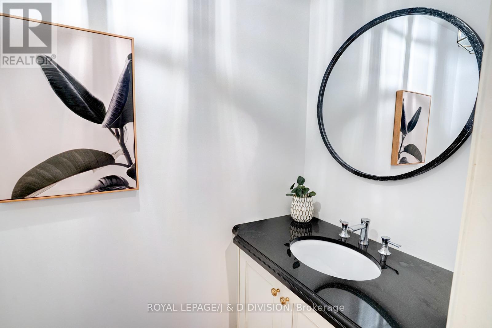 202b - 2 Doncliffe Place, Toronto, Ontario  M4N 2R1 - Photo 36 - C12471867