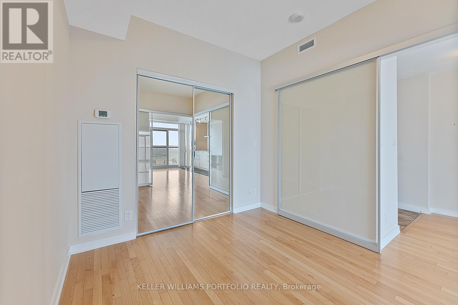 4205 - 12 York Street, Toronto, Ontario  M5J 0A9 - Photo 15 - C12471877