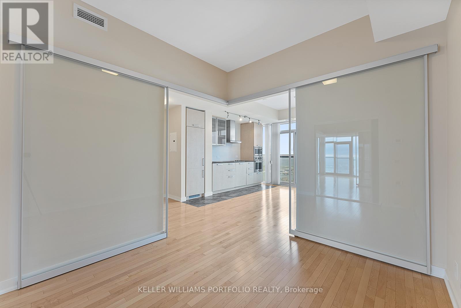 4205 - 12 York Street, Toronto, Ontario  M5J 0A9 - Photo 16 - C12471877