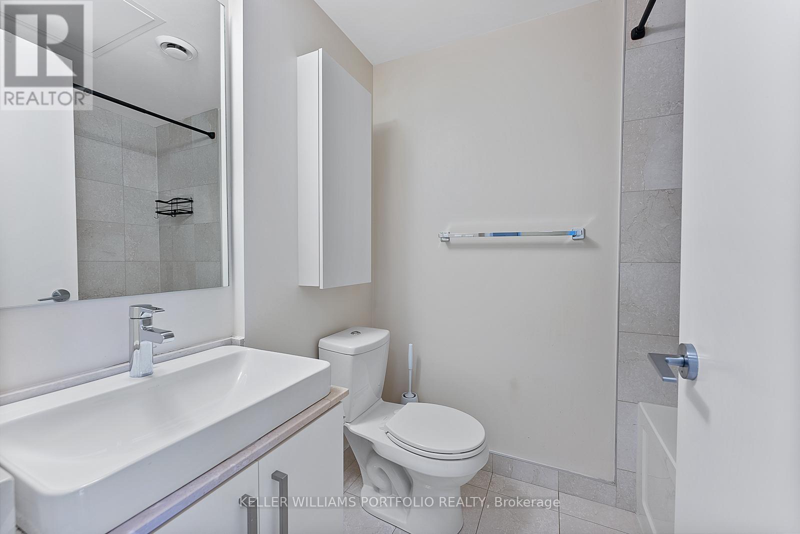 4205 - 12 York Street, Toronto, Ontario  M5J 0A9 - Photo 17 - C12471877