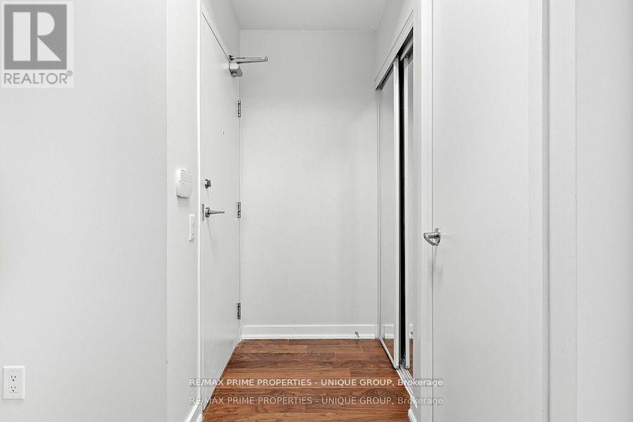 2207 - 29 Singer Court, Toronto (Bayview Village), Ontario  M2K 0B3 - Photo 2 - C12471887