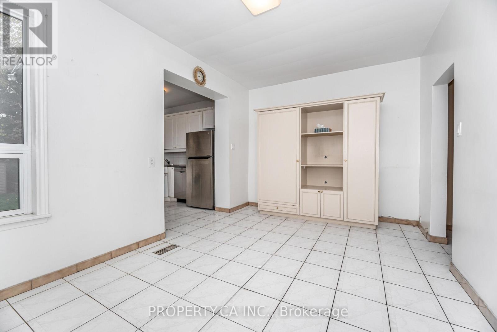 957 Dufferin Street, Toronto, Ontario  M6H 4B2 - Photo 10 - C12471908