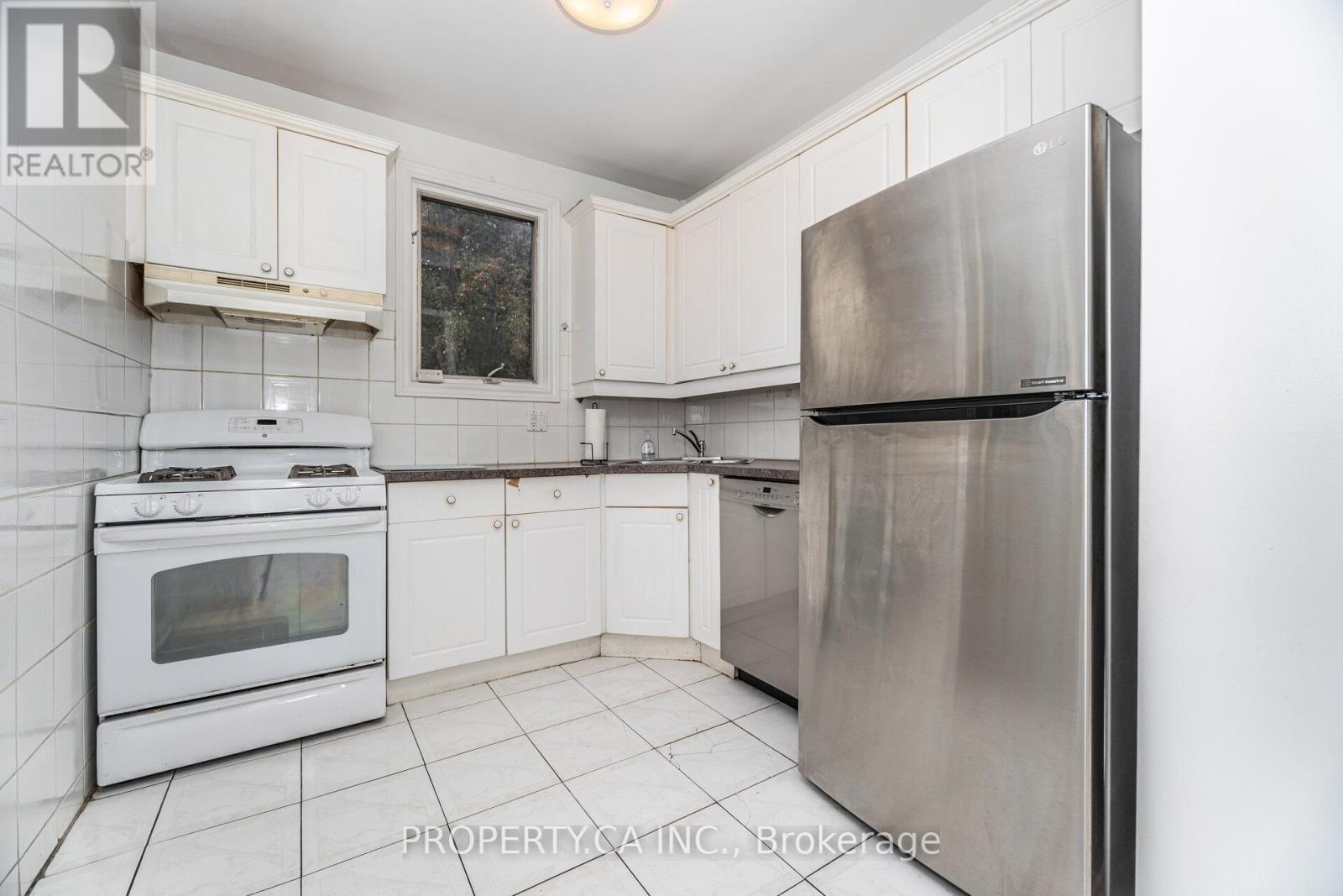 957 Dufferin Street, Toronto, Ontario  M6H 4B2 - Photo 11 - C12471908